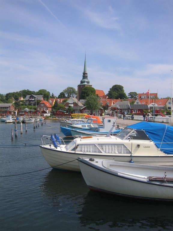 Den Gamle Gaard Apartments Nysted Extérieur photo